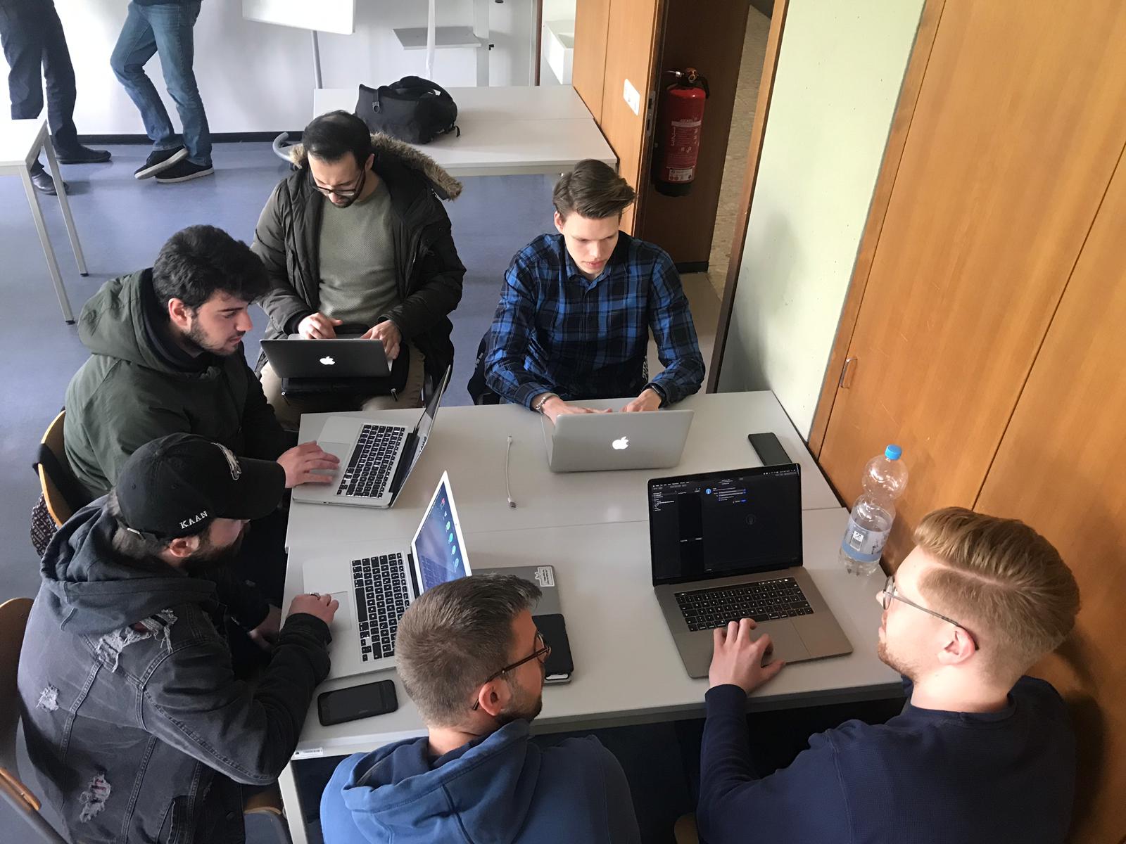 Das neue iOS Team der HsKAmpus – HsKA Hochschul App