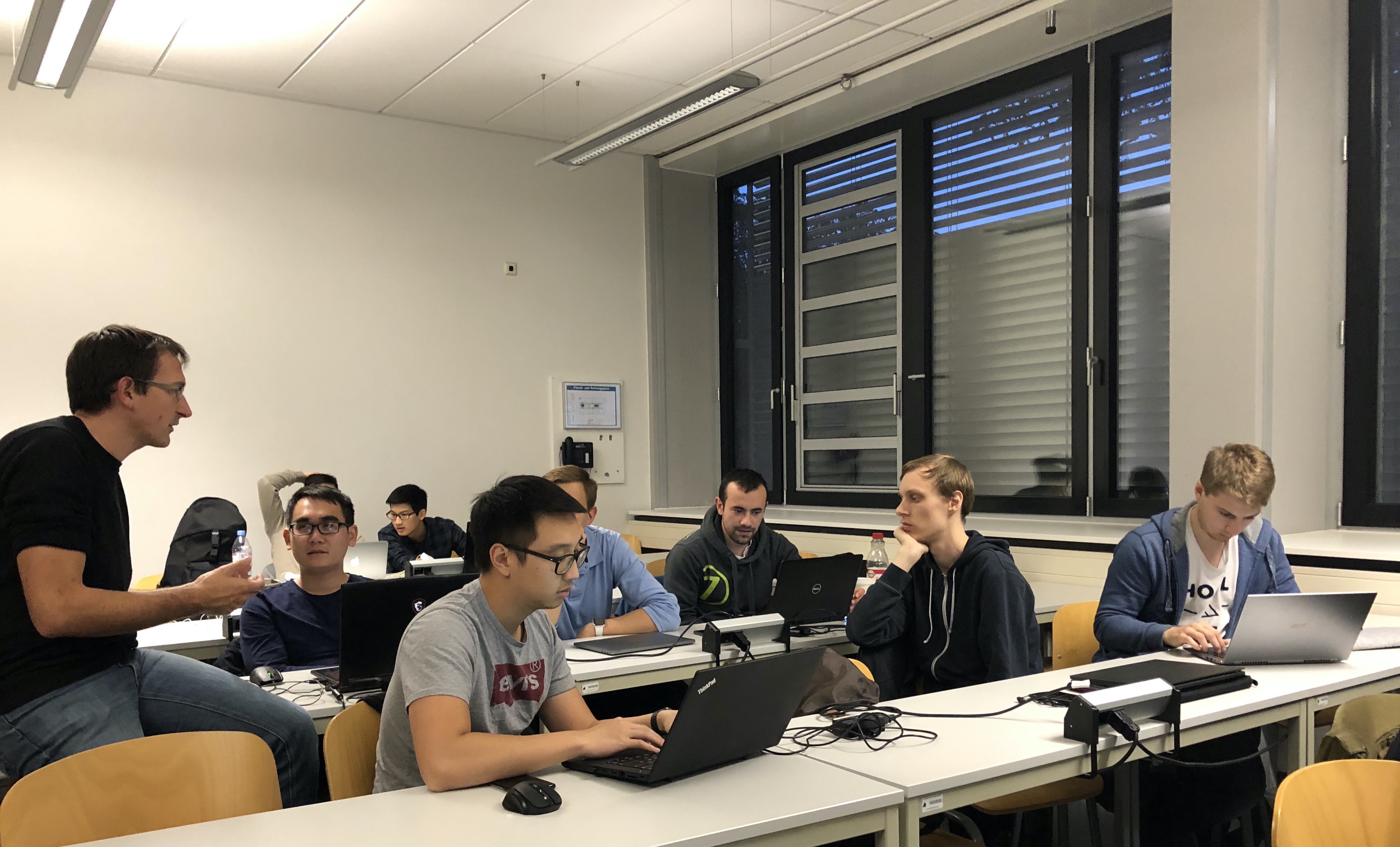 Das neue Server Team der HsKAmpus – HsKA Hochschul App